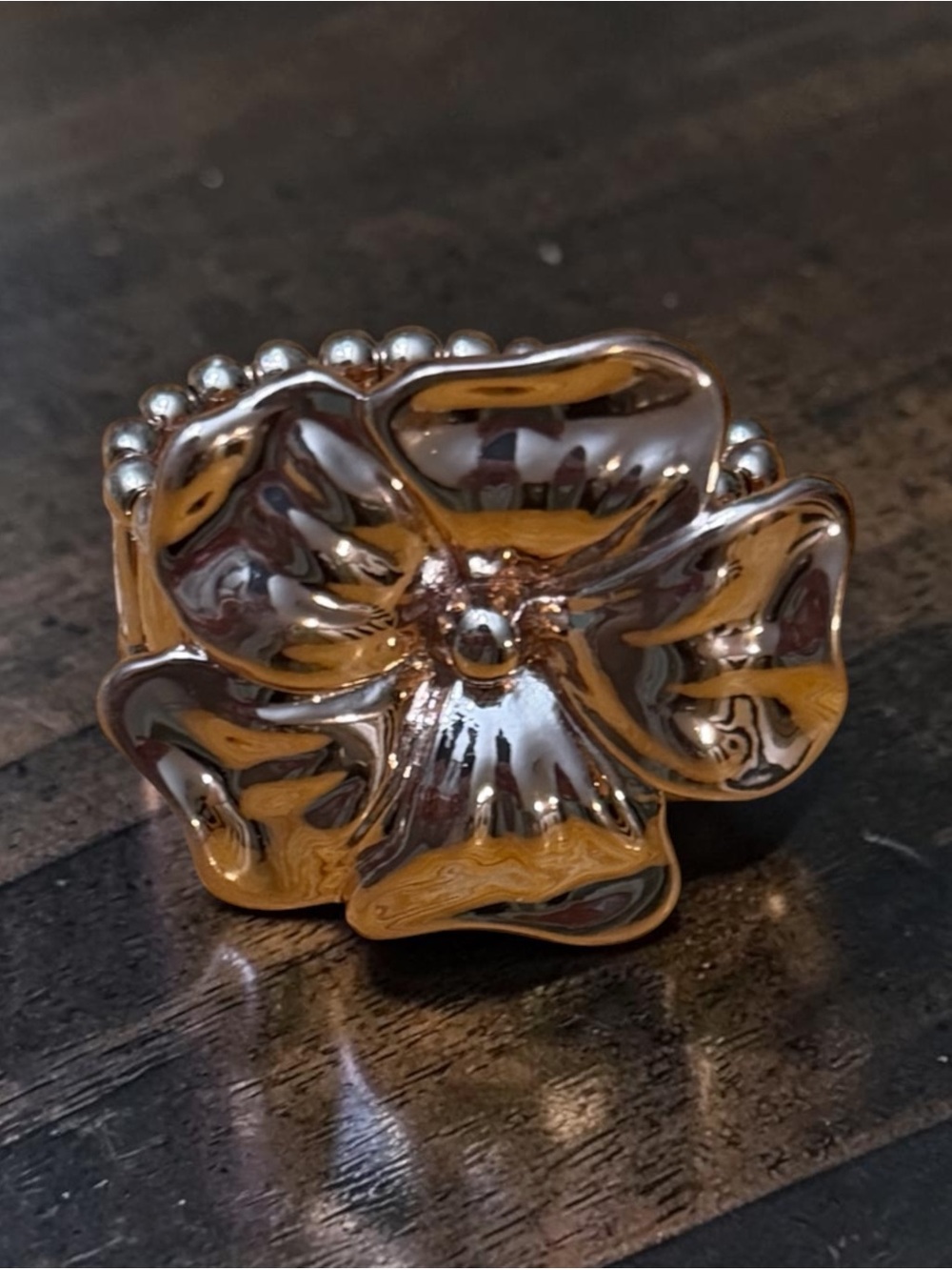 💖5/$25💖 GOLD-TONE ADJUSTABLE RING WITH BEAUTIFUL FLOWER